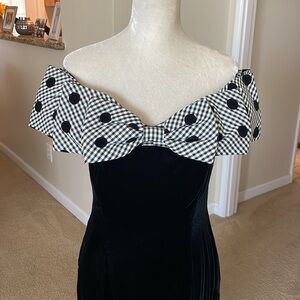 Positively Ellyn Vintage Party/ Prom or Cocktail Velvet dress. Size 8